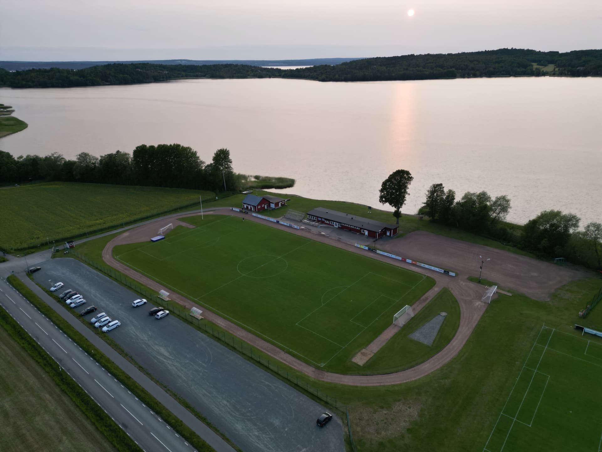 Flygbild över Vistavallen vid Landsjön